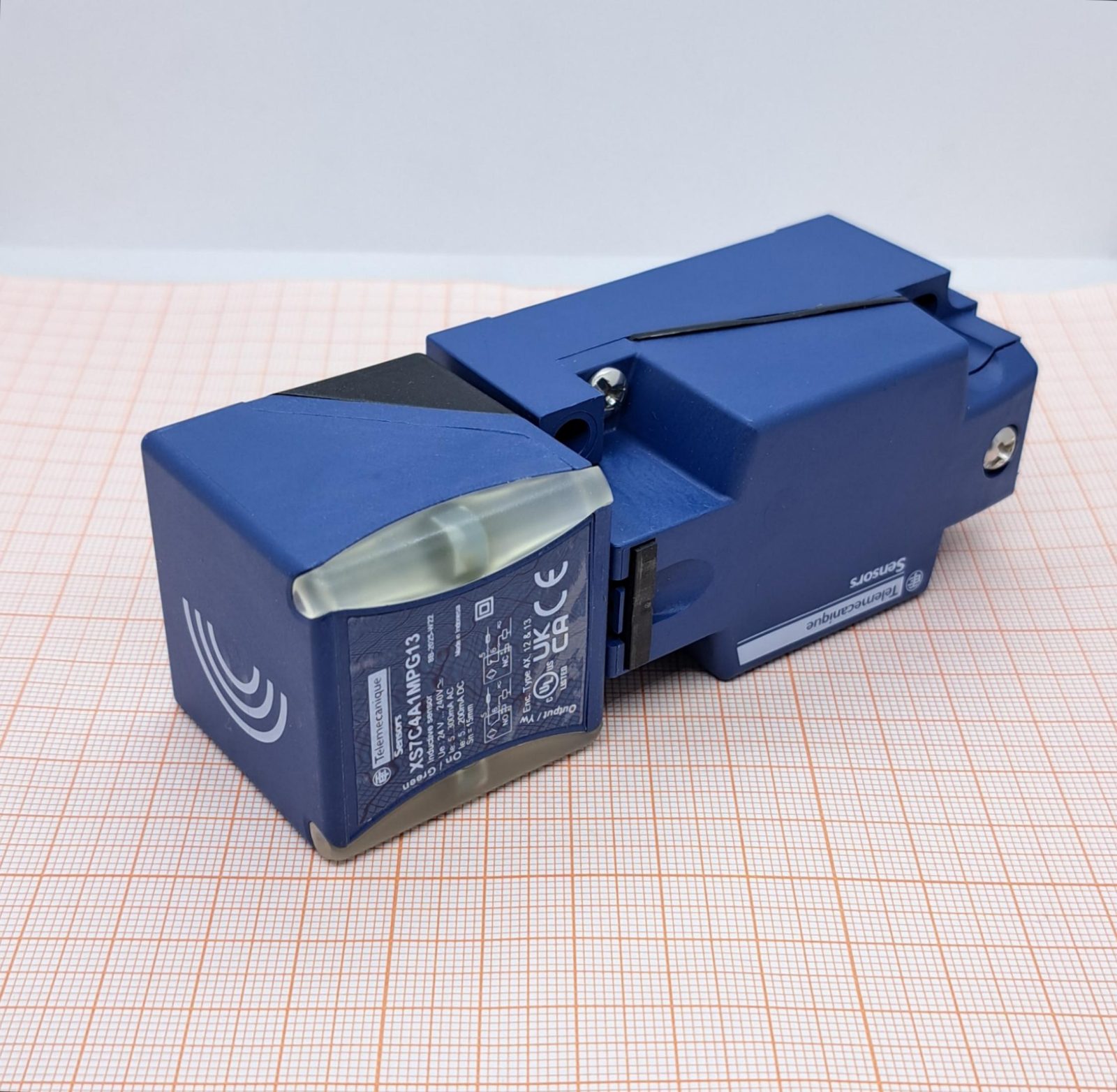 Датчик индуктивный XS7C4A1MPG13 SCHNEIDER ELECTRIC Датчик индуктивный XS7C4A1MPG13 SCHNEIDER ELECTRIC