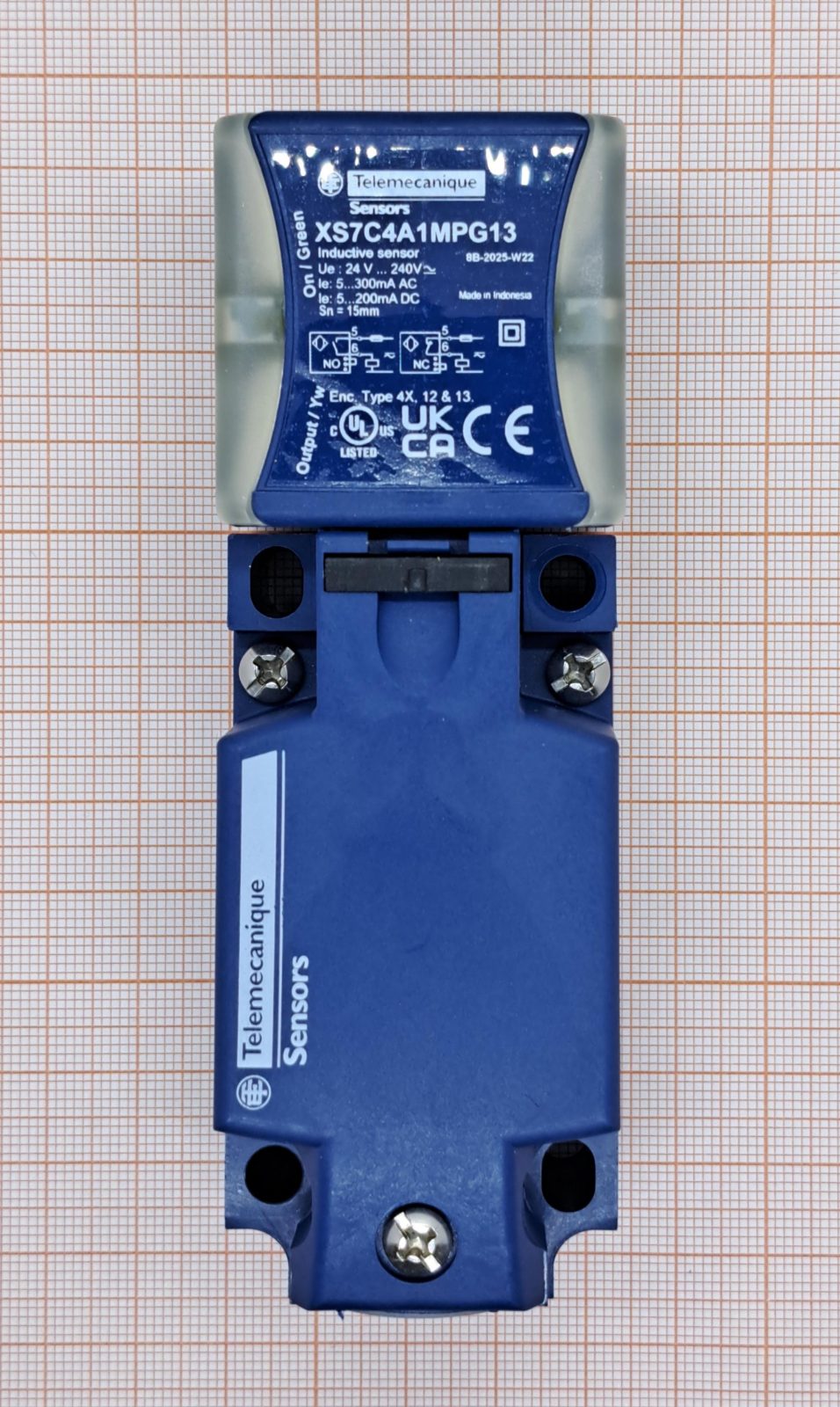 Датчик индуктивный XS7C4A1MPG13 SCHNEIDER ELECTRIC Датчик индуктивный XS7C4A1MPG13 SCHNEIDER ELECTRIC