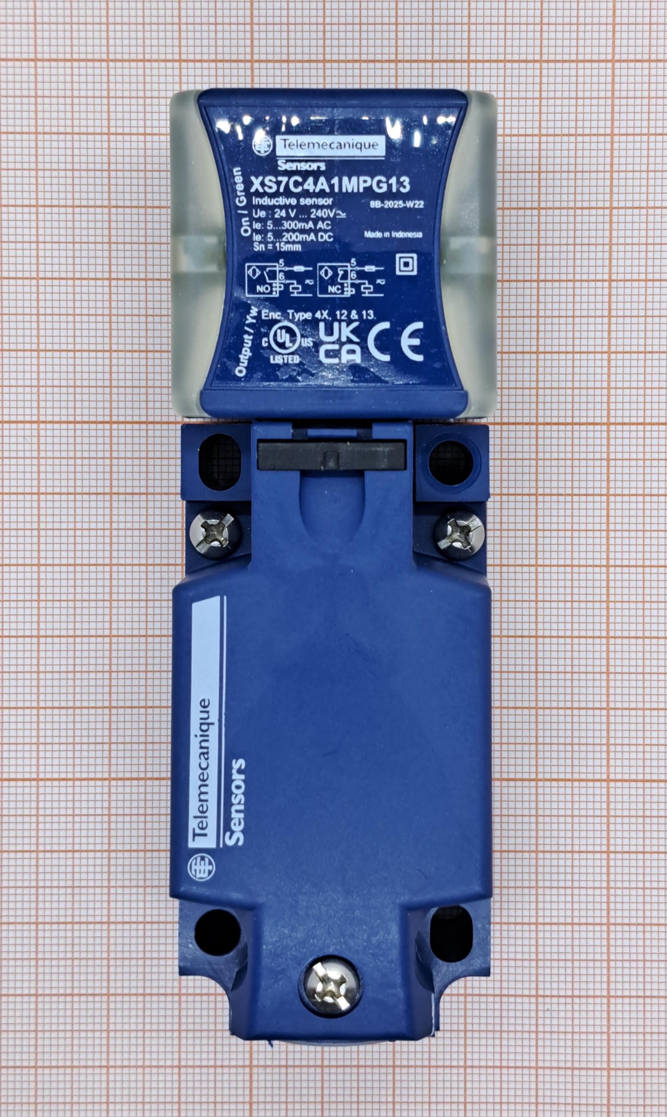 Датчик индуктивный XS7C4A1MPG13 SCHNEIDER ELECTRIC