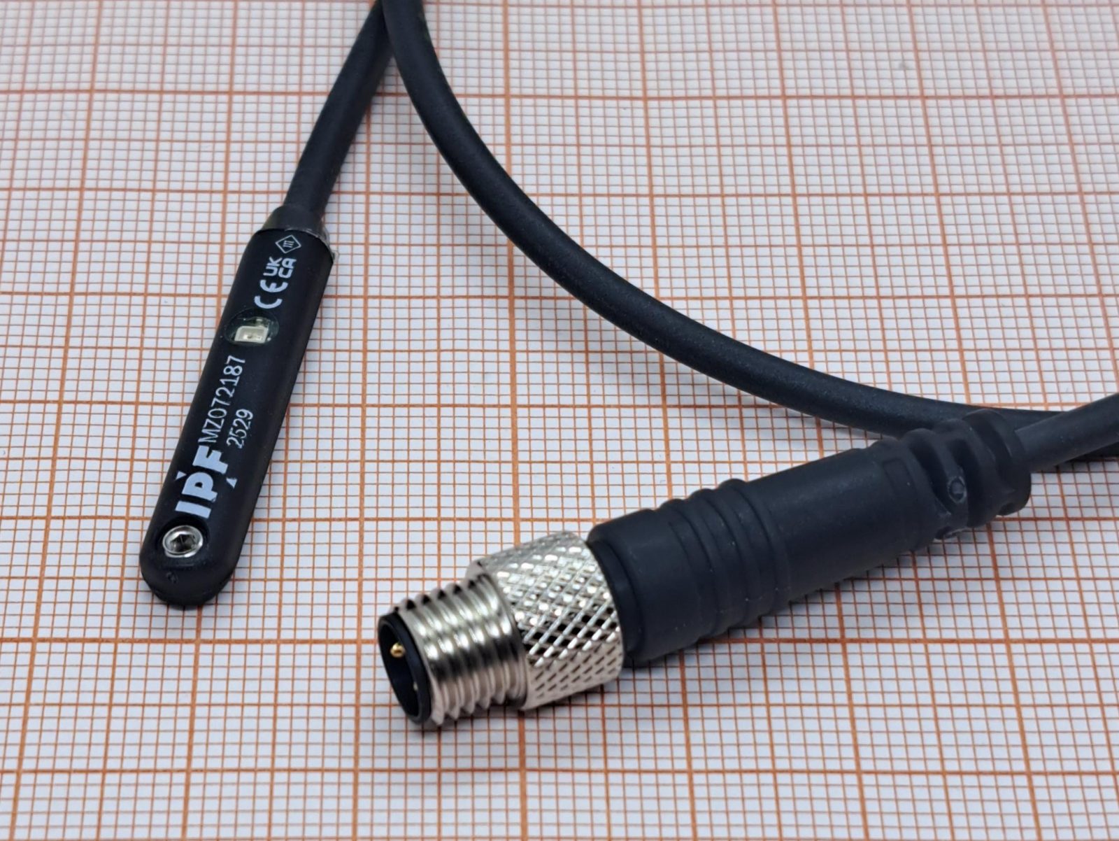 Датчик магнитного поля MZ072187 IPF ELECTRONIC Датчик магнитного поля MZ072187 IPF ELECTRONIC