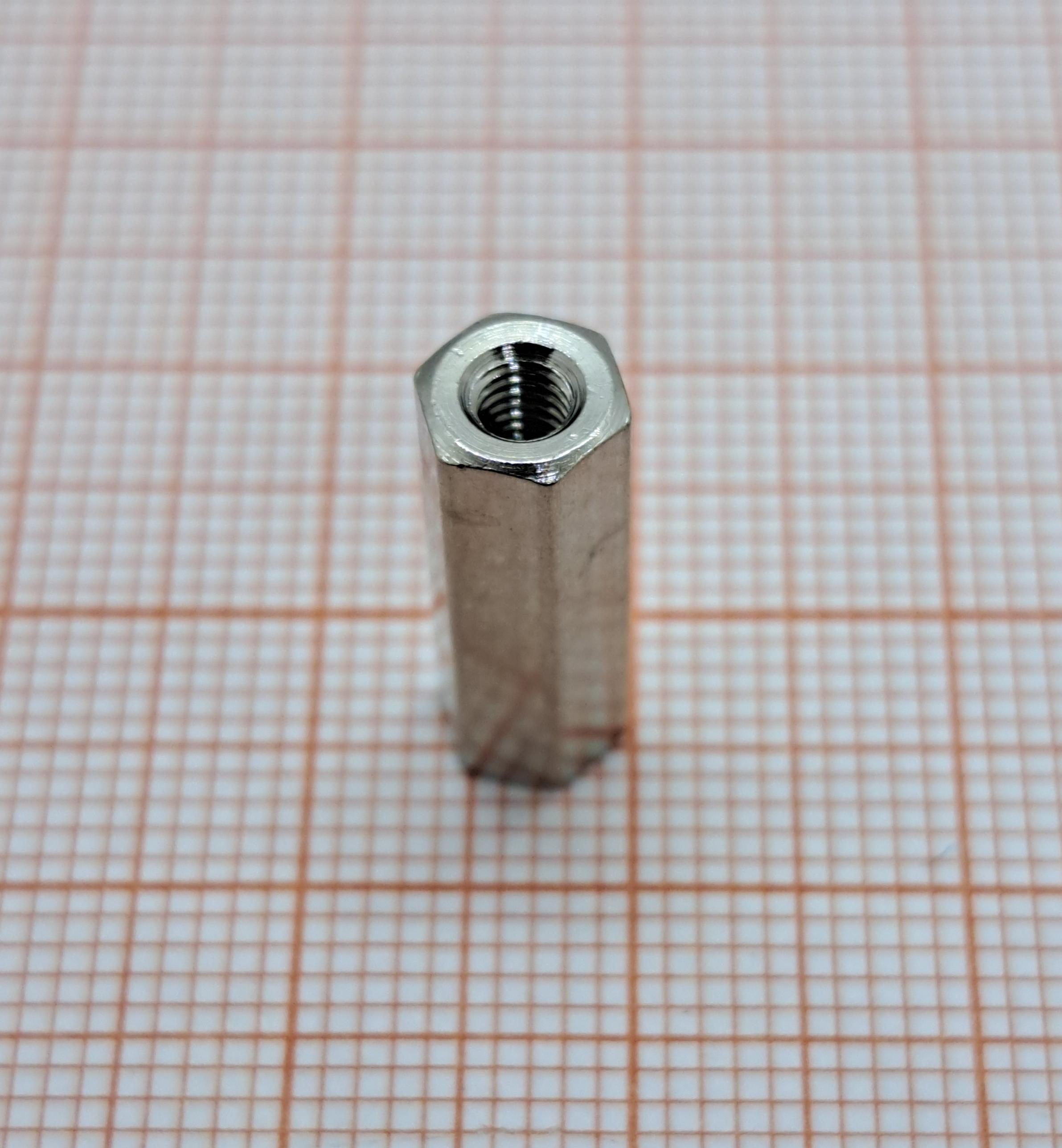 Дистанцирующая стойка с резьбой 1382756 BOSSARD