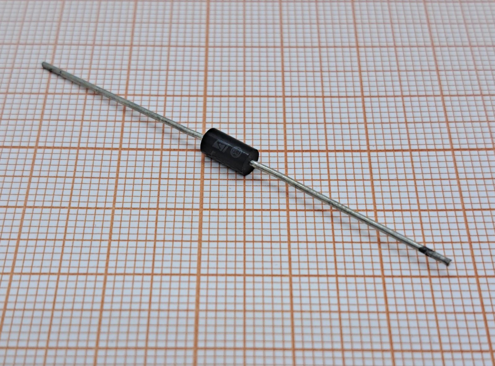 Диод двунаправленный BZW04-376B DIOTEC SEMICONDUCTOR Диод двунаправленный BZW04-376B DIOTEC SEMICONDUCTOR