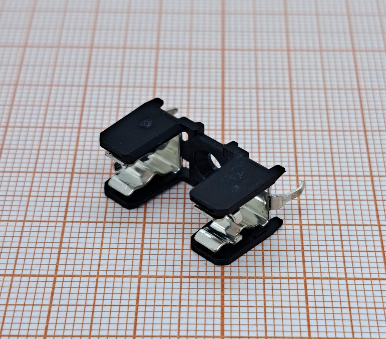 Гнездо 0031.8201 SCHURTER Гнездо 0031.8201 SCHURTER
