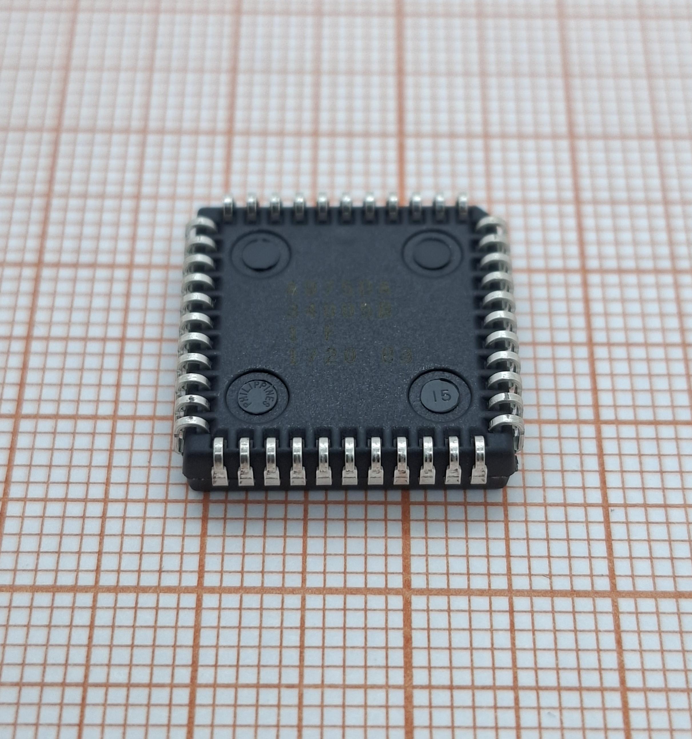IC память EPROM AT27C1024-70JU MICROCHIP